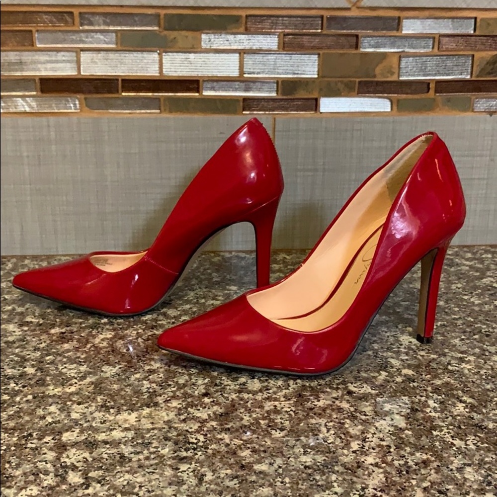 Jessica Simpson pumps